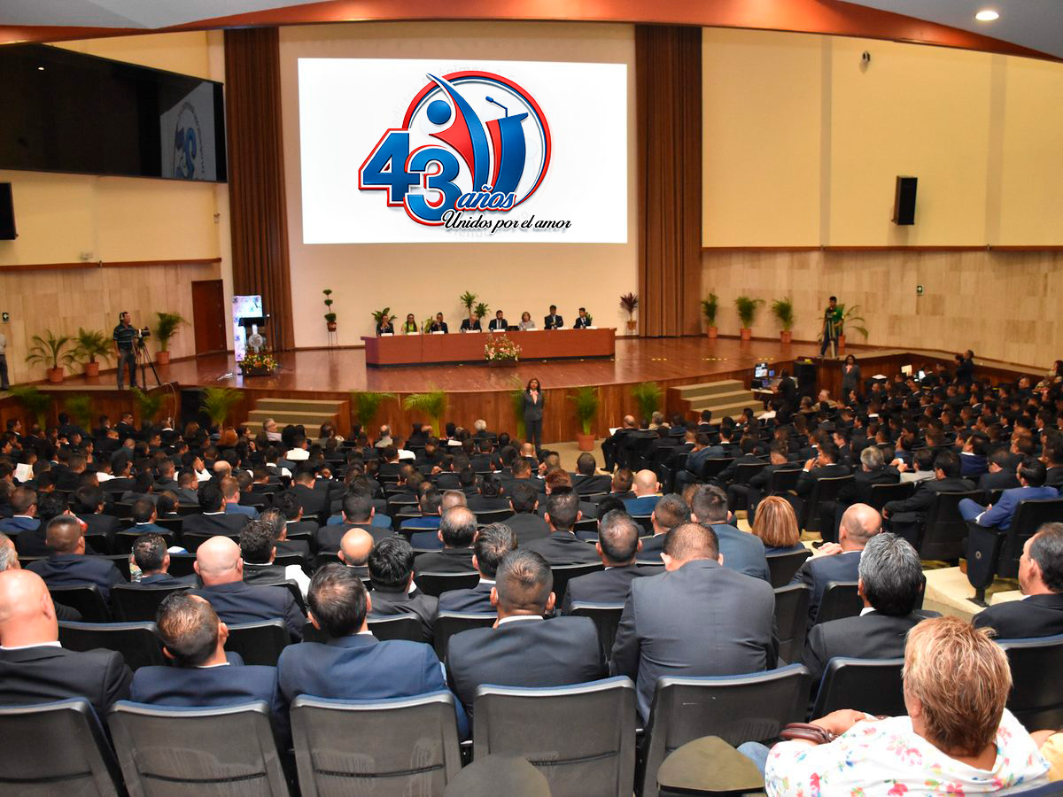 Encuentro anterior de Drogadictos Anónimos en un auditorio